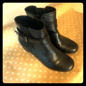 Croft & Barrow ankle boot black used once
